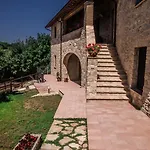 Borgo Buciardella 农家乐 *